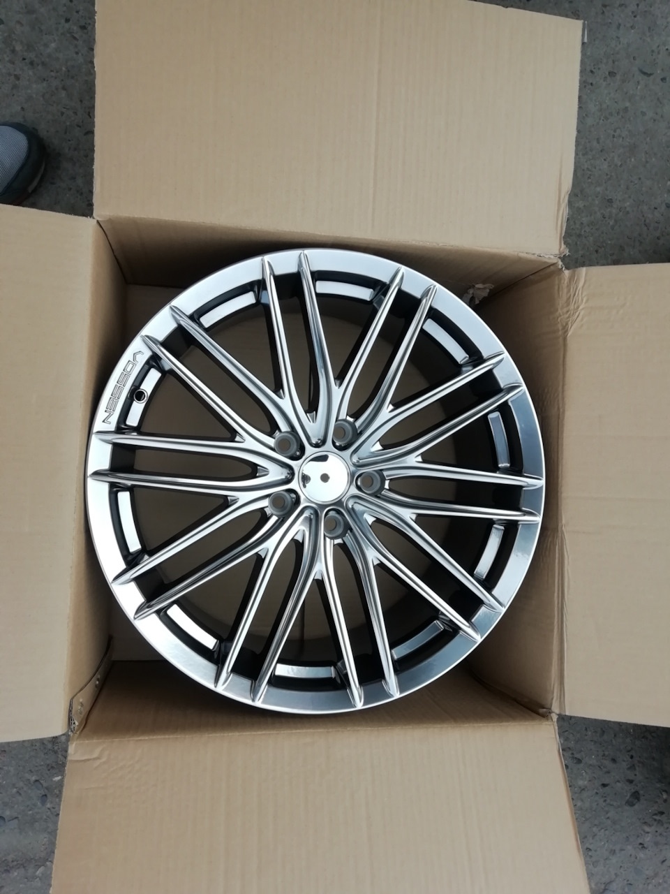 Rainbow VOSSEN VFS4 575 7.5x17/5x114.3 D73.1 ET38 4 диска графит