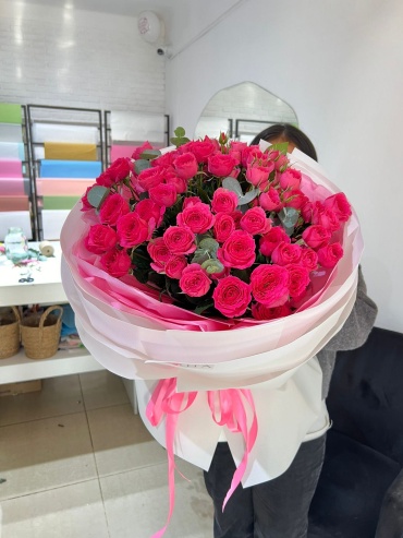 AYSHA floral моно-букет с открыткой кустовая роза 15 шт 60 см