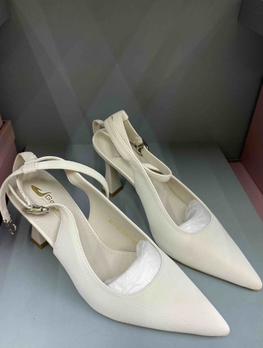 Туфли молочный