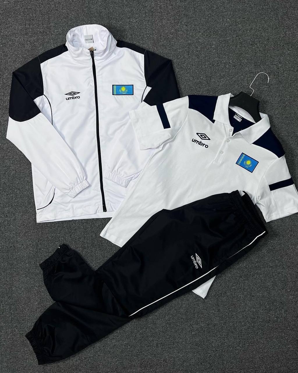 Спортивный костюм Umbro айвори