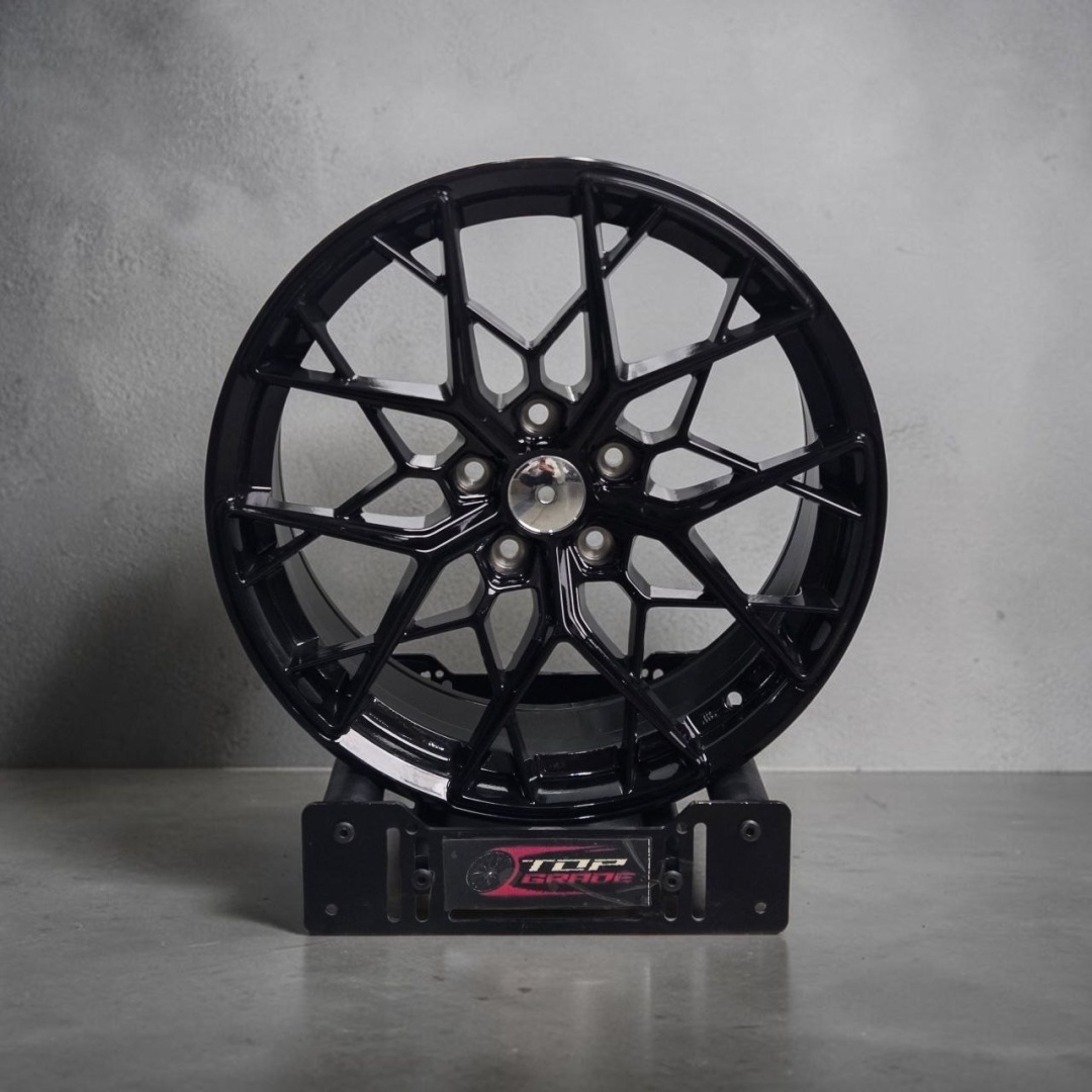 Top Grade AXM 1125 8x18/5x114.3 D73.1 ET35 4 диска черный