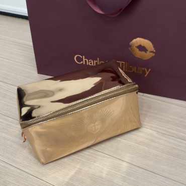 Charlotte Tilbury косметичка искусственная кожа золотистый 11X20 см