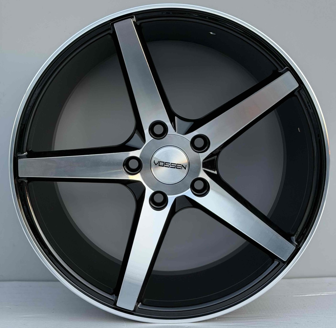 RNO 5123 8x17/5x114.3 D73.1 ET38 4 диска черный, серебристый