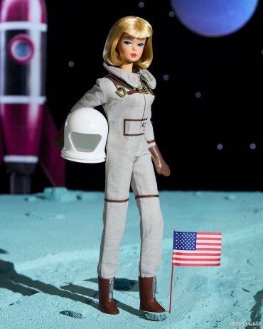 Кукла коллекционная Mattel creations Barbie Miss Astronaut 1965 60 anniversary Барби Астронавт репродукция 33 см