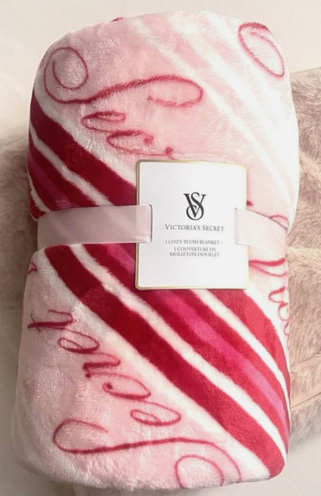 Плед Victoria’s Secret 127х152 см, полиэстер, розовый