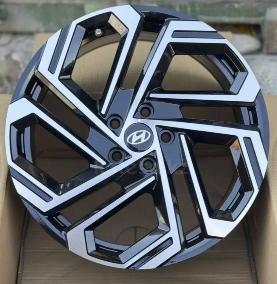 HYUNDAI / KIA 3166 7.5x20/5x114.3 D67.1 ET45 4 диска черный, серебристый