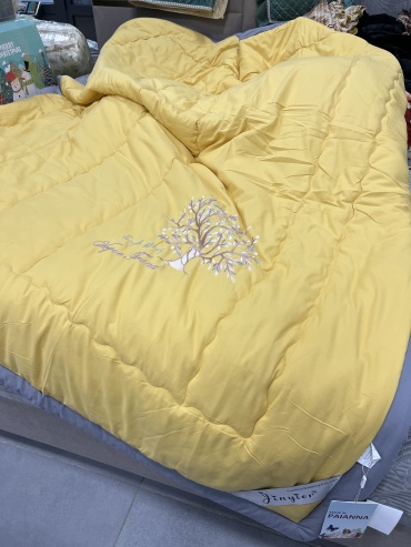 Одеяло 100 KORPE Однотонный 200x230 всесезонное