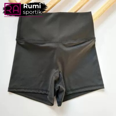 Спортивные шорты Rumi черный