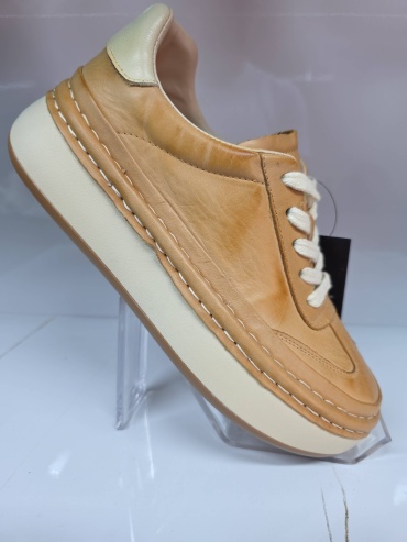 Кроссовки QuQi Shoes светло-коричневый