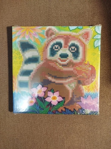 КартСТР82 Енот картина стразами 20x20 см