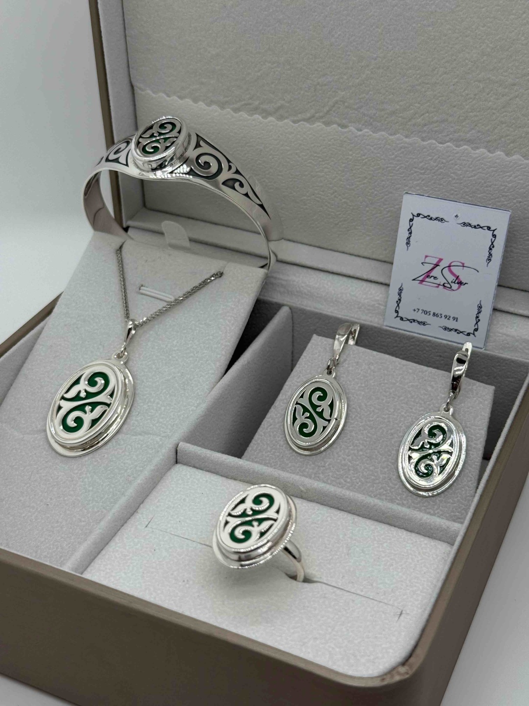 ZERE silver ZS 925 вес 53 г серебро, нефрит