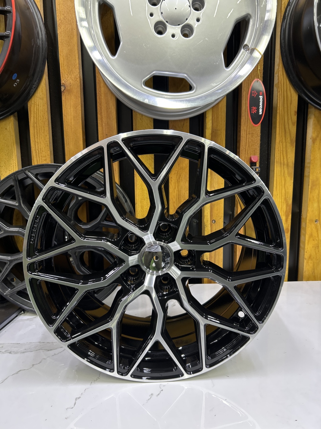 SSM Ssm06 7.5x17/5x114.3 D67.1 ET35 4 диска черный, серебристый