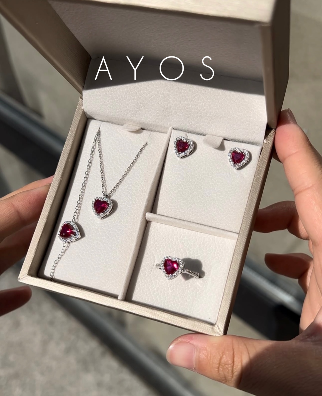 AYOS Love - сердце 1608/2001 вес 7.99 г серебро, гранат