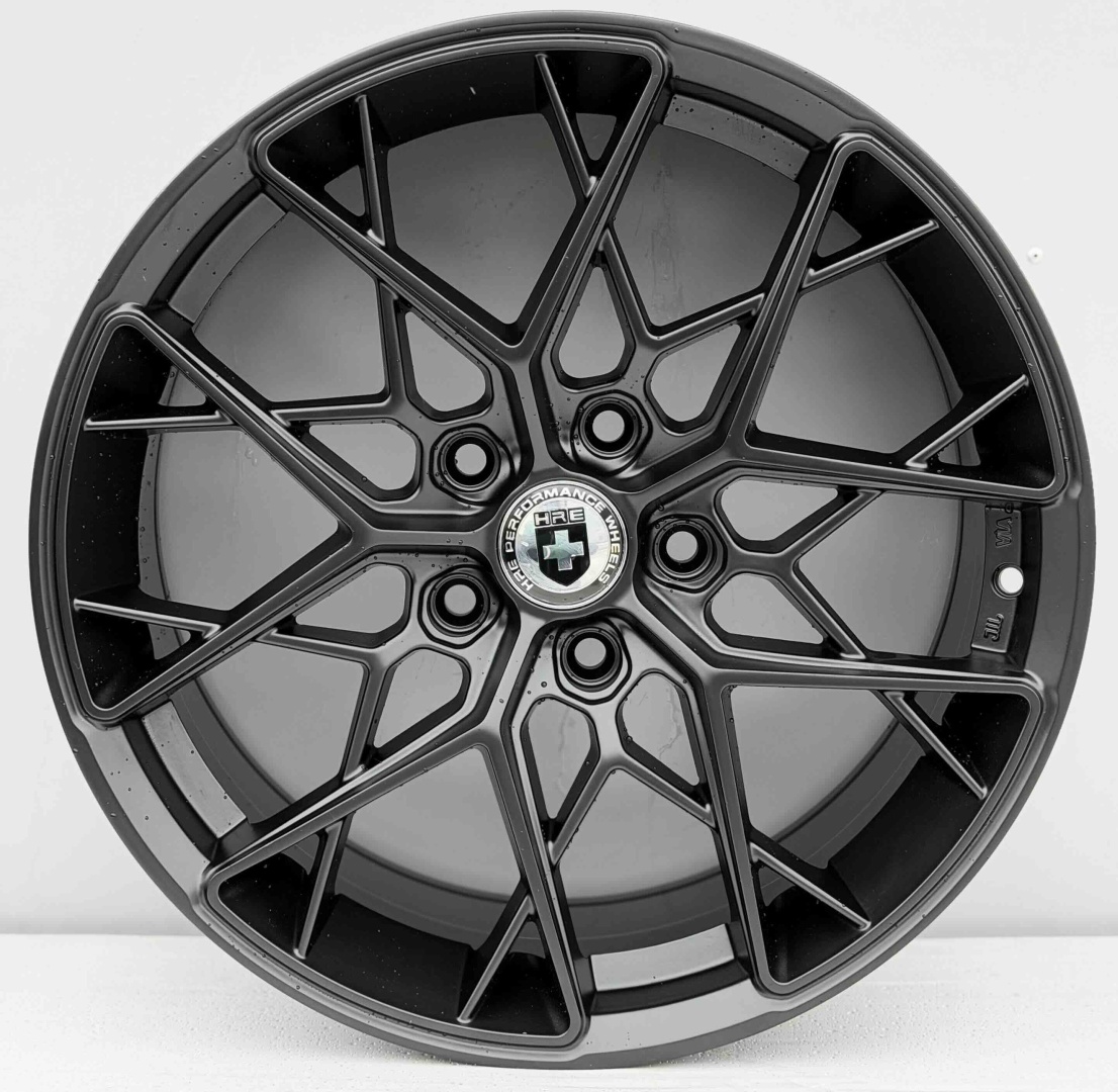 RNO ZT917 8.5x19/5x114.3 D73.1 ET35 4 диска черный