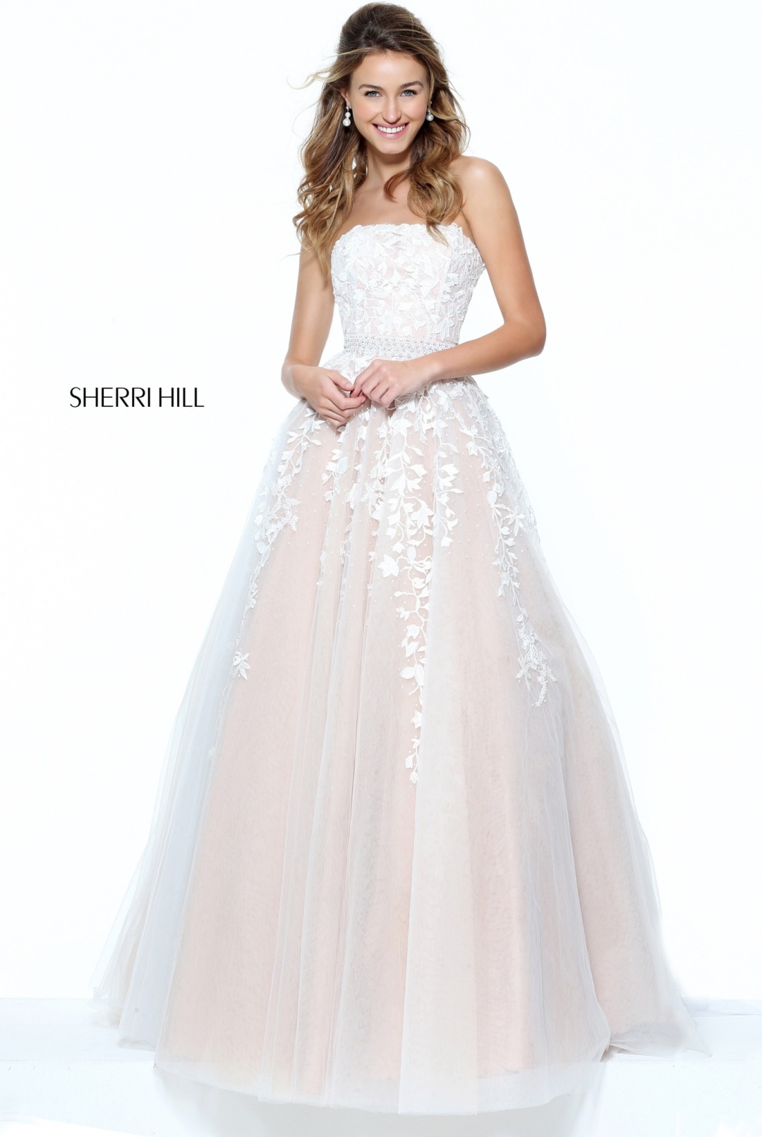 Вечернее платье SHERRI HILL белый, бежевый
