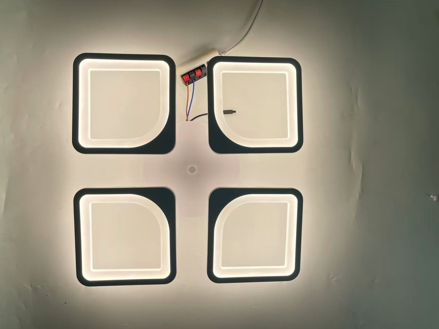 Люстра потолочная LED, кол-во ламп: 4 шт