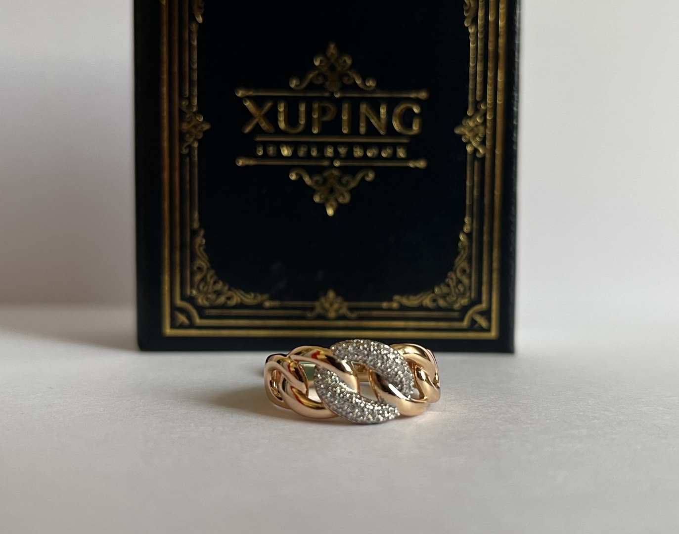 Кольцо Xuping Jewelry K4556 размер 18 медицинское золото, фианит