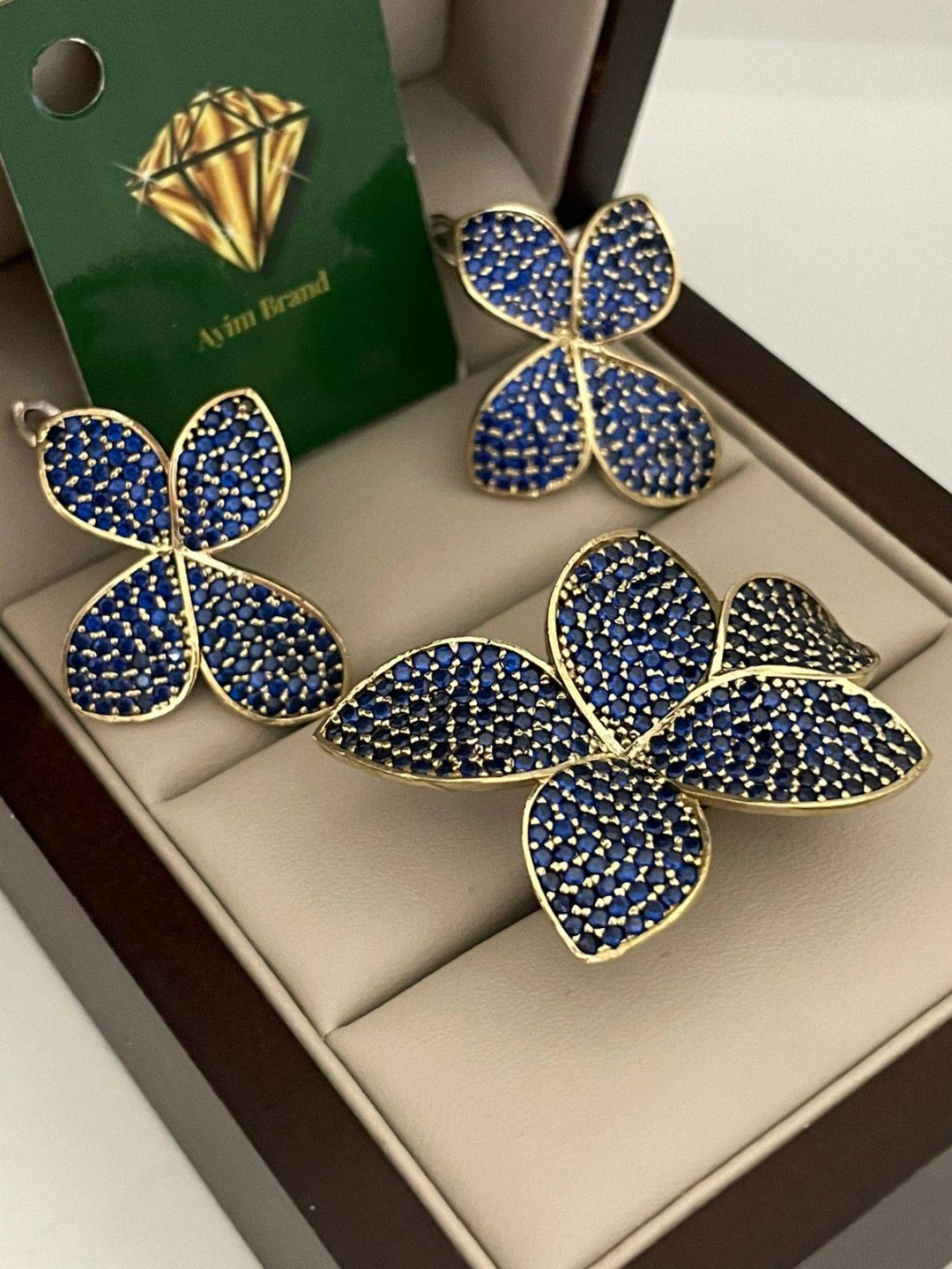 Ayim Brand JJA вес 14.96 г серебро, цирконий
