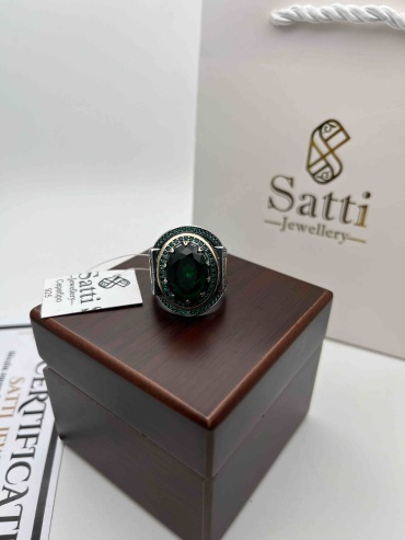 Перстень Era Jewellery 2203023 размер 21 вес 17 г серебро, изумруд