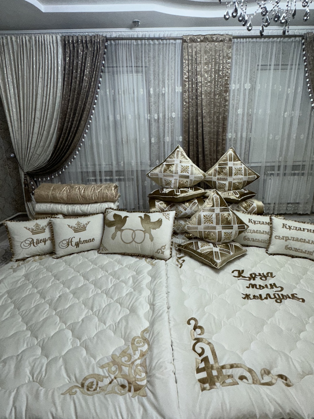 Комплект корпе с подушками 230x80 см, вата, синтепон, золотистый, айвори