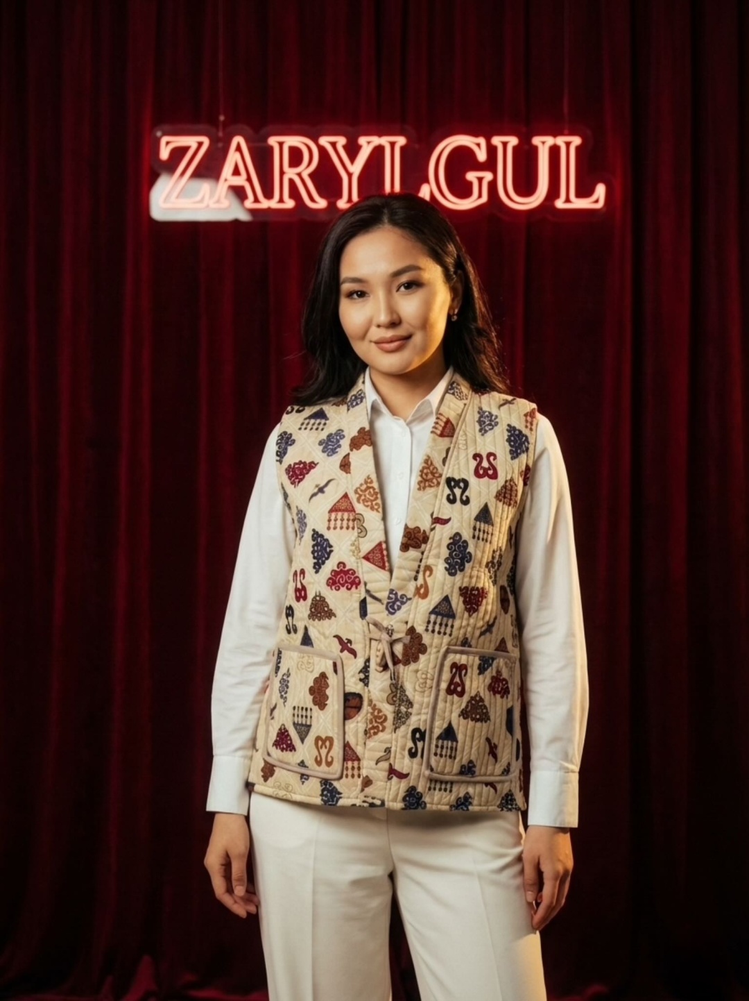 Национальный костюм ZARYLGUL серый, белый