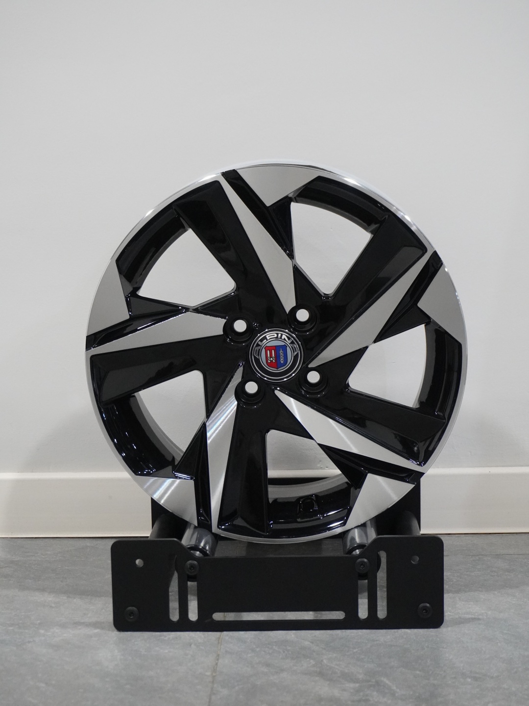PDW TURONE 145 6.5x15/4x100 D67.1 ET35 4 диска черный, серебристый