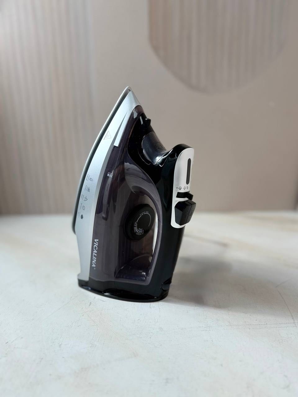 Утюг Vicalina Утюг VL-129Y черный