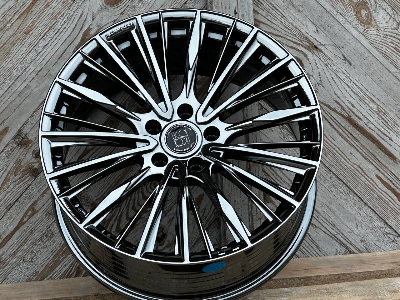 Wheels FF130 Koko HB 8.5x19/5x114.3 D60.1 ET35 4 диска черный, серебристый, графит