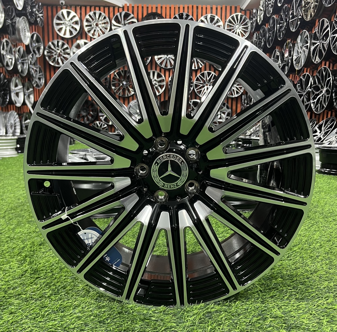 X33 8.5x20/5x112 D66.5 ET36 4 диска черный, серебристый