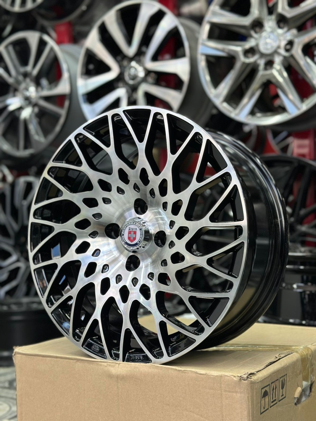 RNO 9511 7x16/4x100 D67.1 ET35 4 диска черный, серебристый