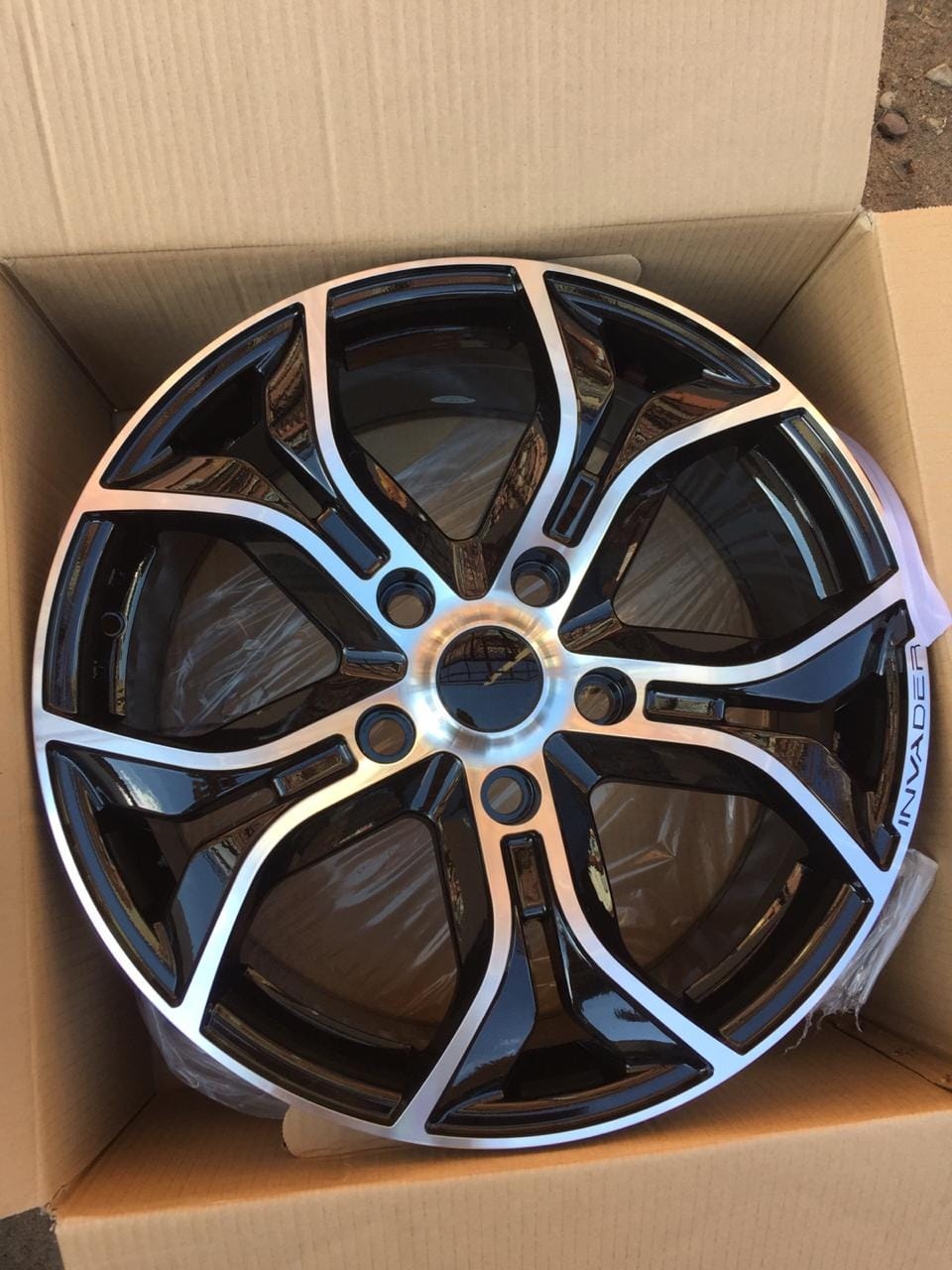 Fonyee Invader 8.5x20/5x150 D110.1 ET45 4 диска серебристый, черный