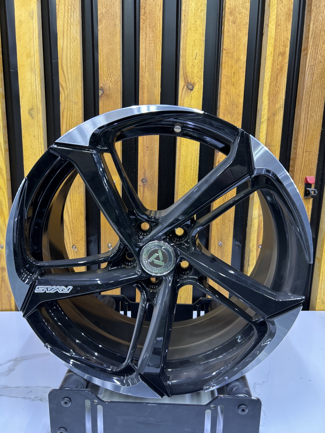 SSM Ssm62 8x18/5x108 D65.1 ET36 4 диска черный, серебристый