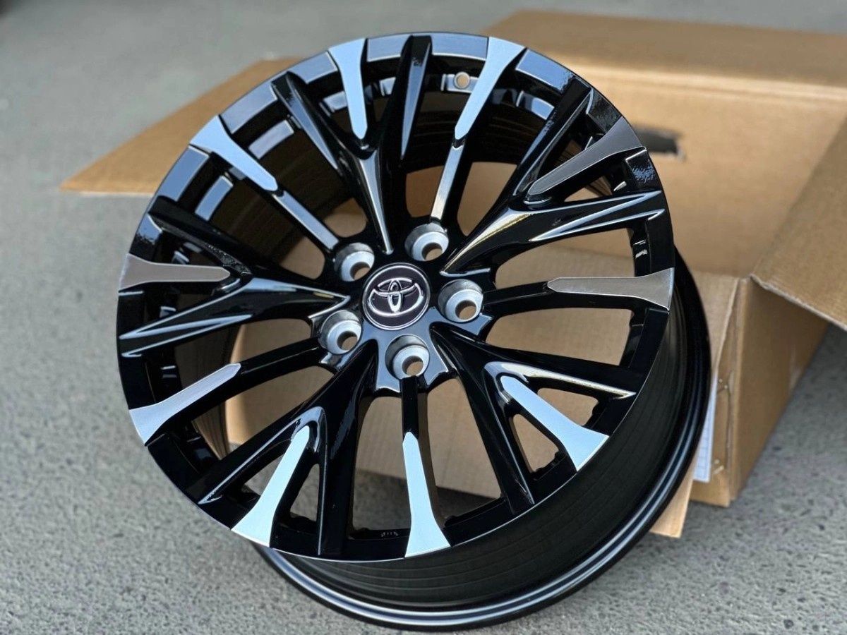 Toyota-xf039 8x18/5x114.3 D60.1 ET40 4 диска черный, серебристый, графит