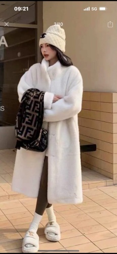 Пальто белый