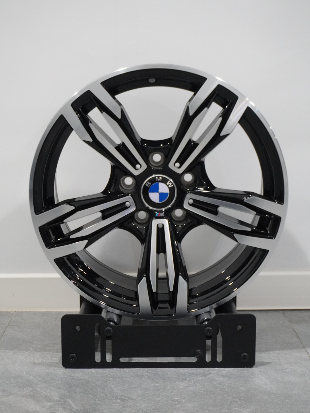 PDW TURONE 8x17/5x120 D74.1 ET20 4 диска черный, серебристый