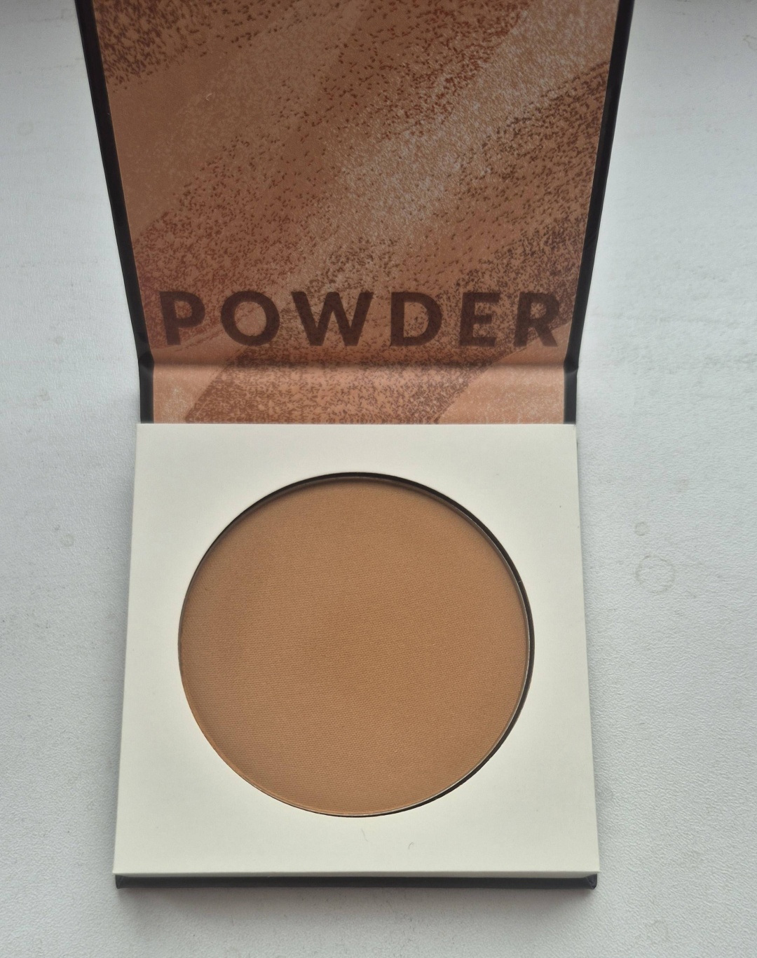 Пудра Avon ULTRA MATCH сухая 34N Neutral Medium Beige темно-бежевый