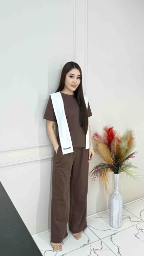 Костюм повседневный Swan fashion коричневый