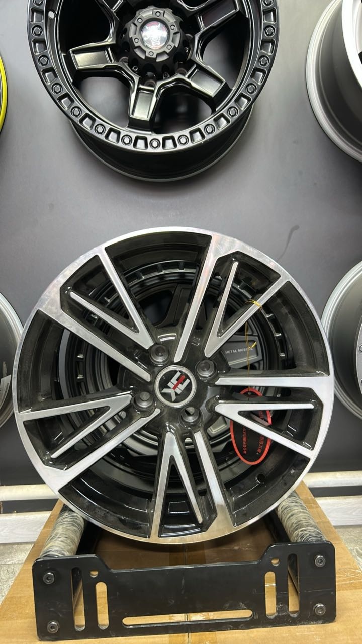 LKN Lkn1033 6.5x16/4x100 D73.1 ET35 4 диска черный, серебристый