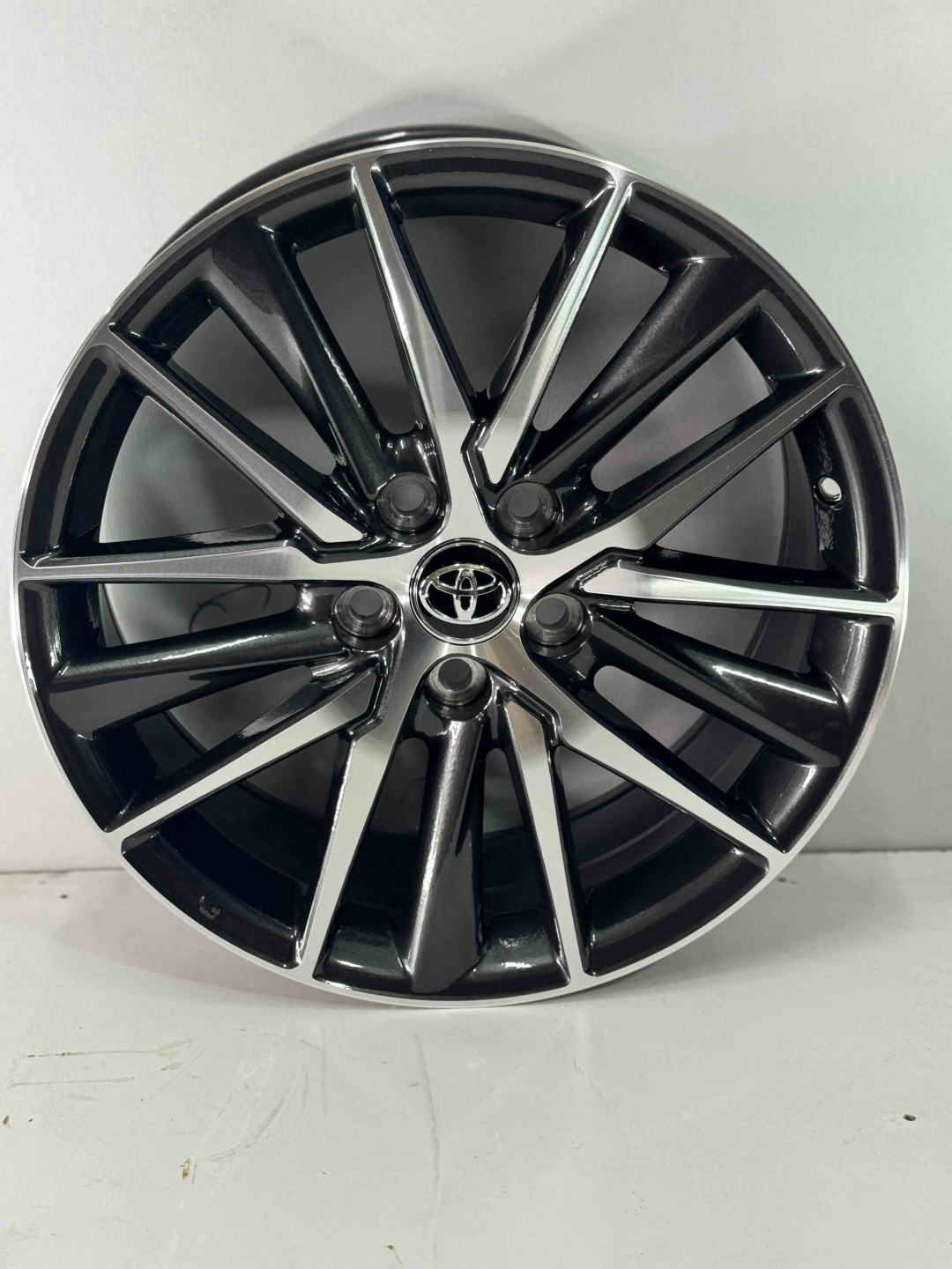 Toyota t/g h893dff 8x18/5x114.3 D60.1 ET50 4 диска графит