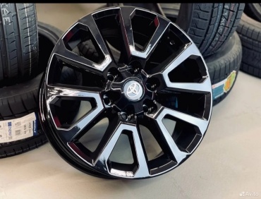 Rainbow Prado 7.5x18/6x139.7 D106.2 ET25 4 диска черный