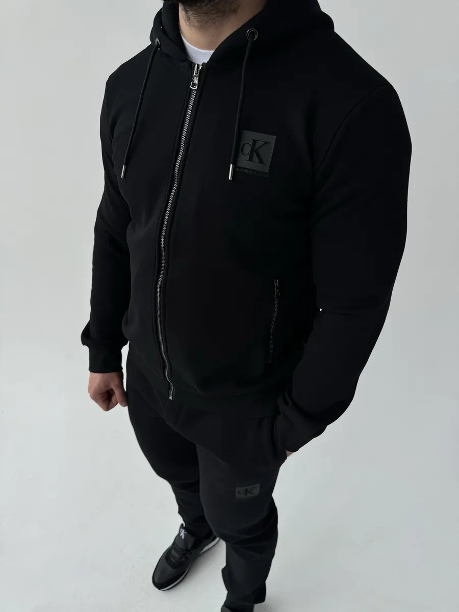 Спортивный костюм черный