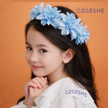 Пышный ободок с цветами для девочек на мероприятие OZGESHE голубой