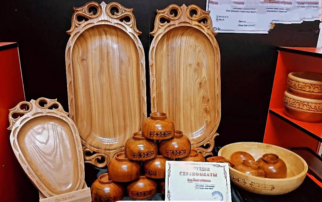 Астау A Brand S&K black 68х28 см, дерево, бамбук, 17 шт