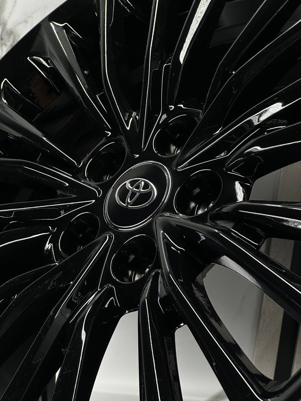 Top Grade H748 8x18/5x114.3 D60.1 ET45 4 диска черный