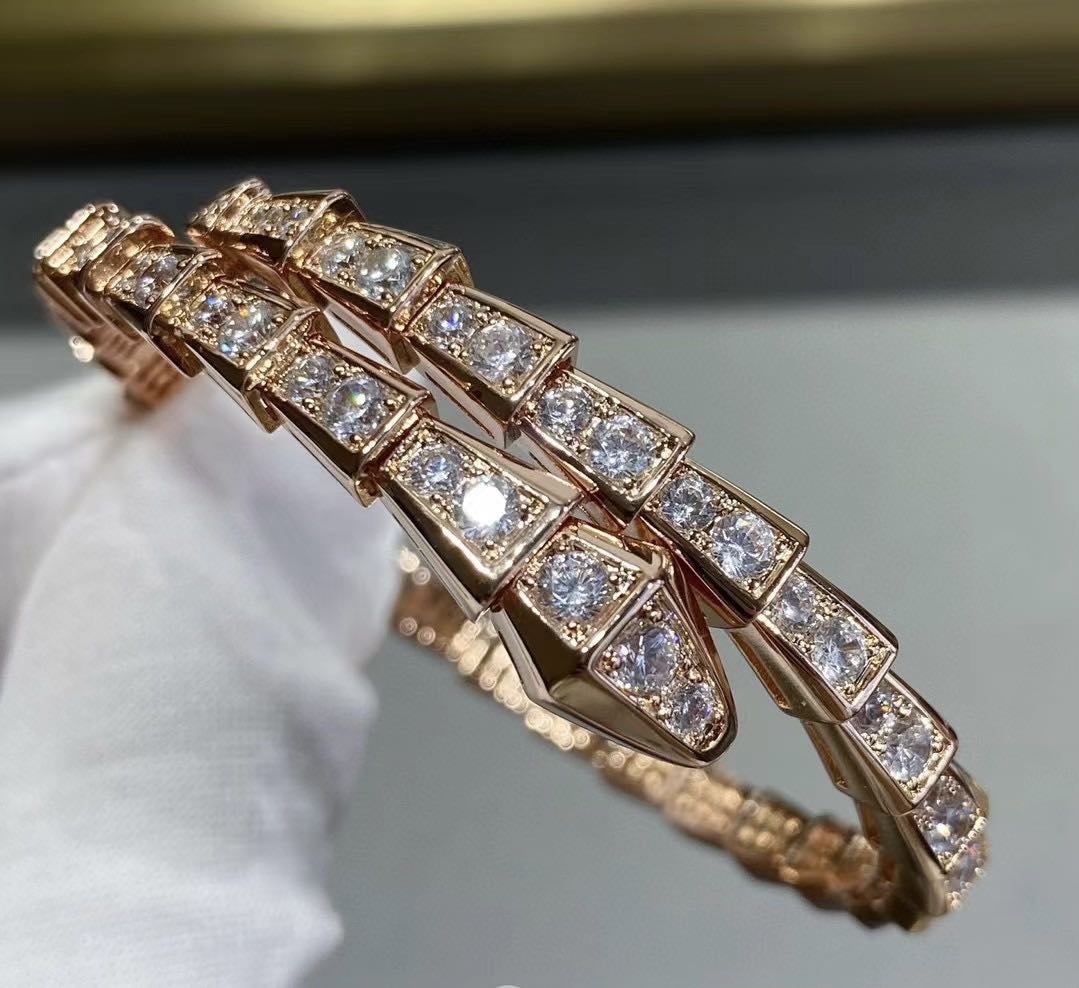 СЕРЕБРИКО 0006666 длина 21 см, вес 20 г серебро, плетение отсутствует