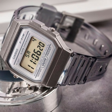 Кварцевые CASIO Casio Illuminator Pop полимерный пластик