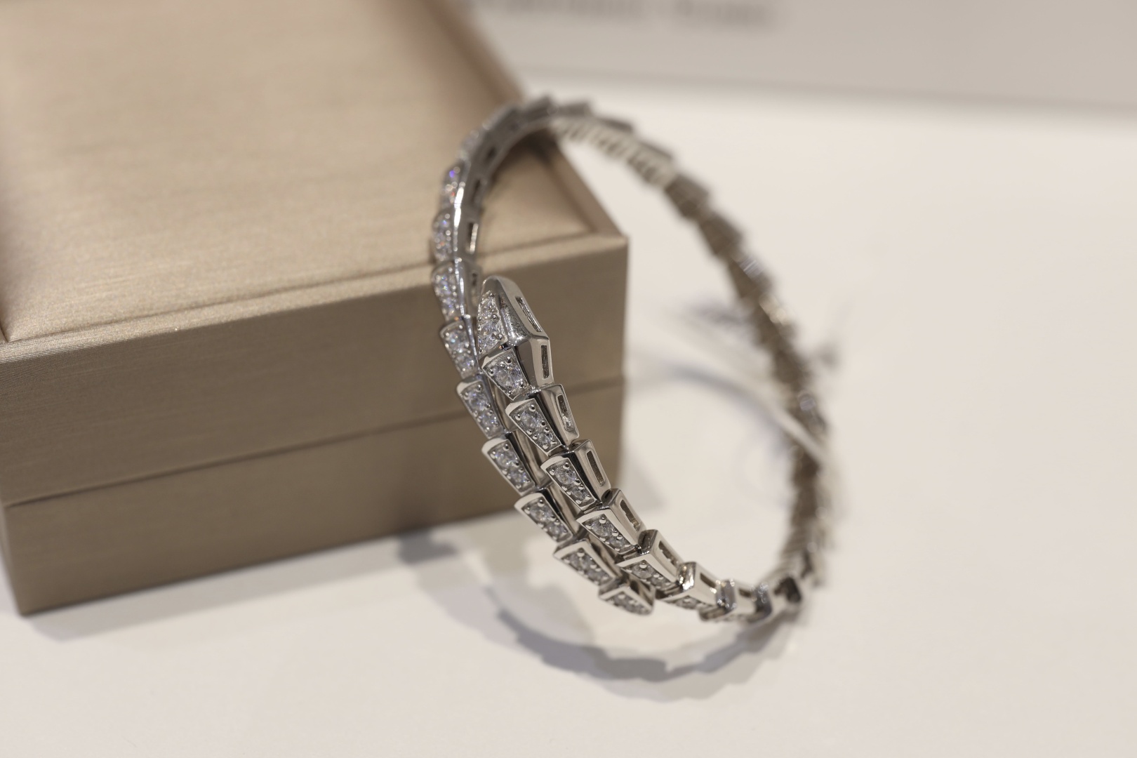 Ipekyolu Jewellery 665ha длина 18 см, вес 10 г серебро, плетение отсутствует