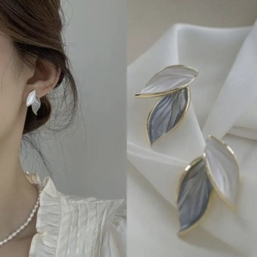 Серьги BGL STORE бижутерный сплав, пластик