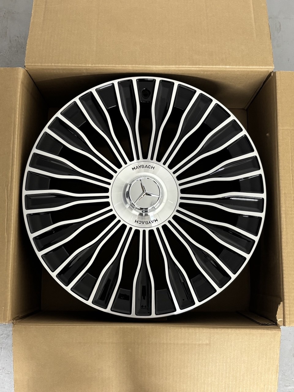 Fonyee H3152F 9.5x20/5x112 D66.5 ET43 4 диска черный матовый