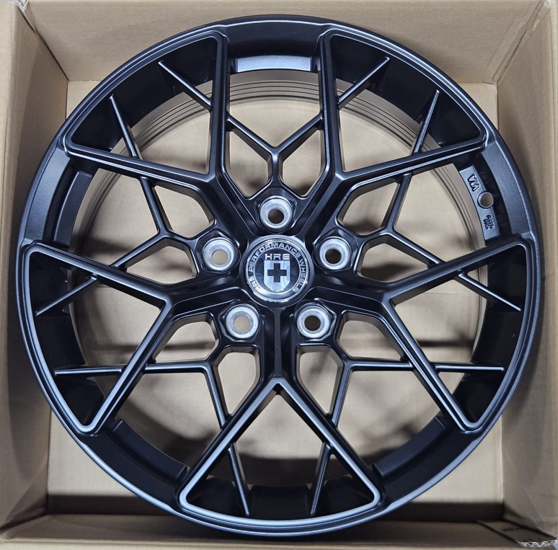 Fonyee SM XFG019 7.5x17/5x114.3 D73.1 ET35 4 диска черный матовый